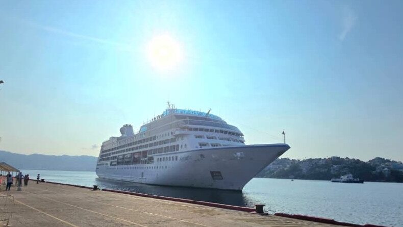 LLEGADA DEL CRUCERO MS REGATTA A ACAPULCO