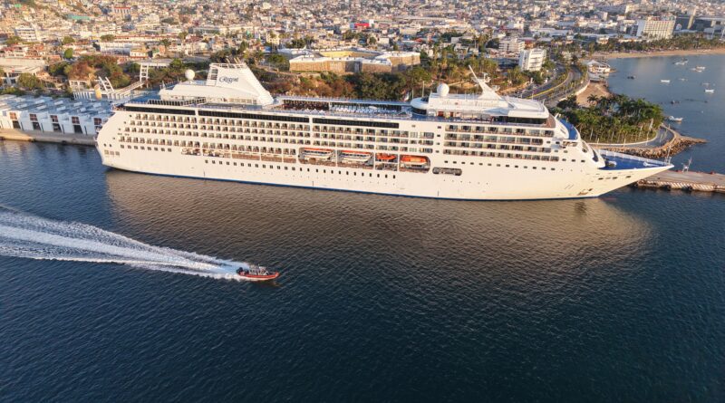 ARRIBO DEL CRUCERO MS SEVEN SEAS MARINER A ACAPULCO